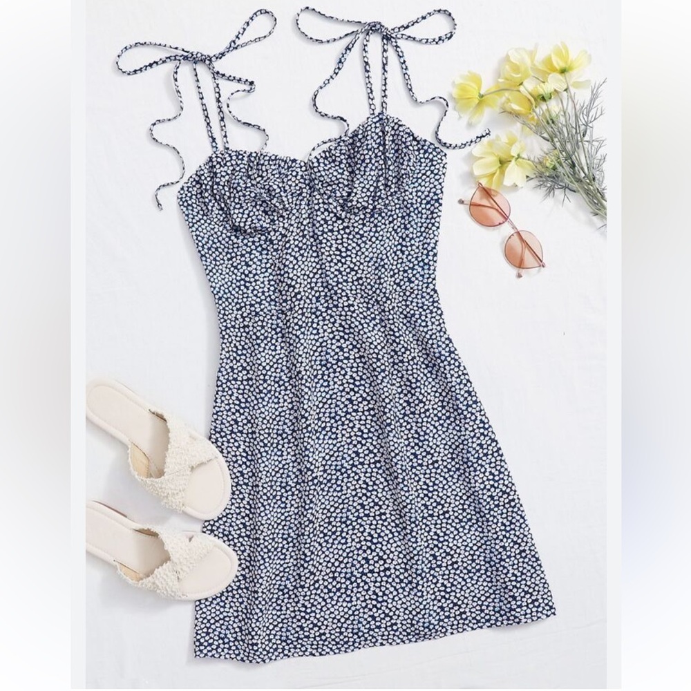 SHEIN Cami Slip Dress Size 2 (XS) Knotted Shoulder Ruched Bust Ditsy Floral Blue